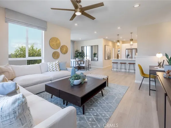 1037 Potomac Ln, Vista, CA 92081