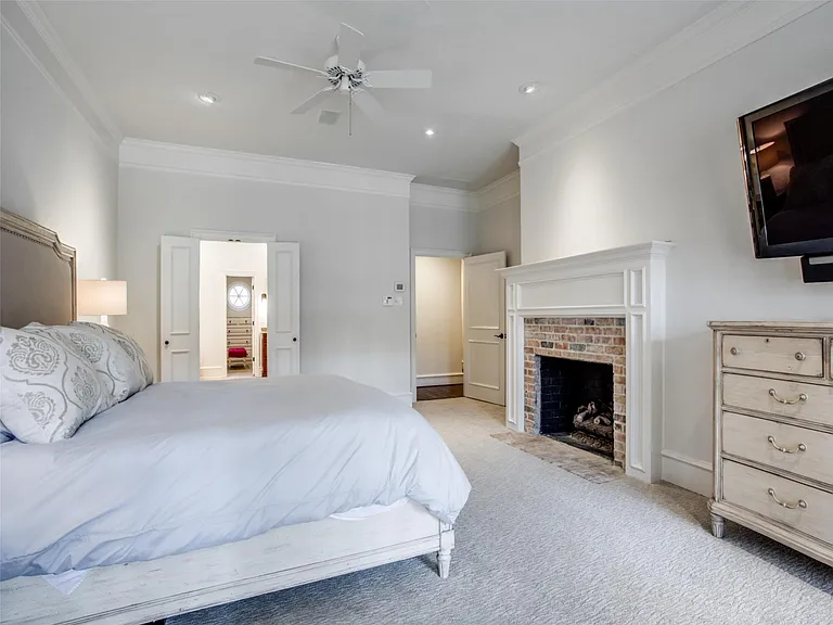 3909 Greenbrier Dr — Photo 20