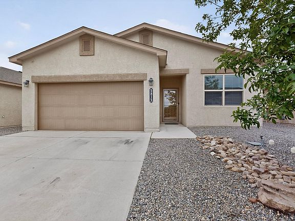 2nd image of 5813 Colfax Pl NE