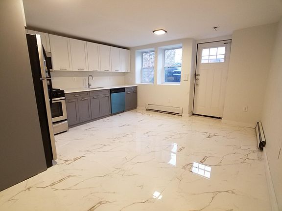 2nd image of 512 Mercer St #1