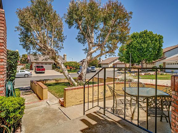3rd image of 10882 Canyon Hill Ln