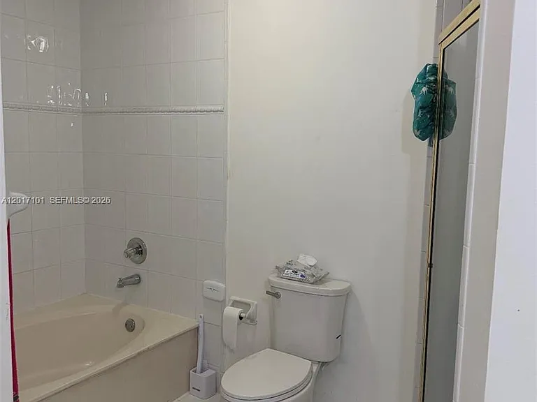 15425 SW 168th Ter — Photo 5
