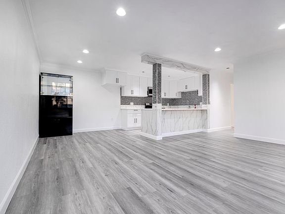 4th image of 839 Melham Ave