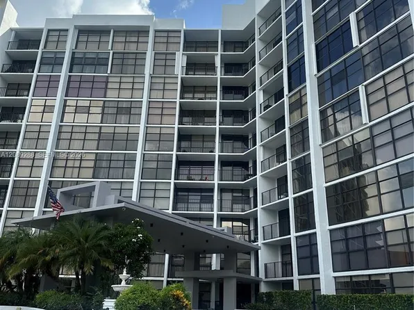 600 Parkview Dr APT 627, Hallandale Beach, FL 33009