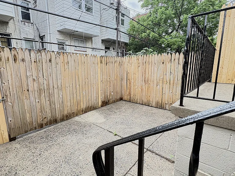 6157 Elmwood Ave — Photo 16