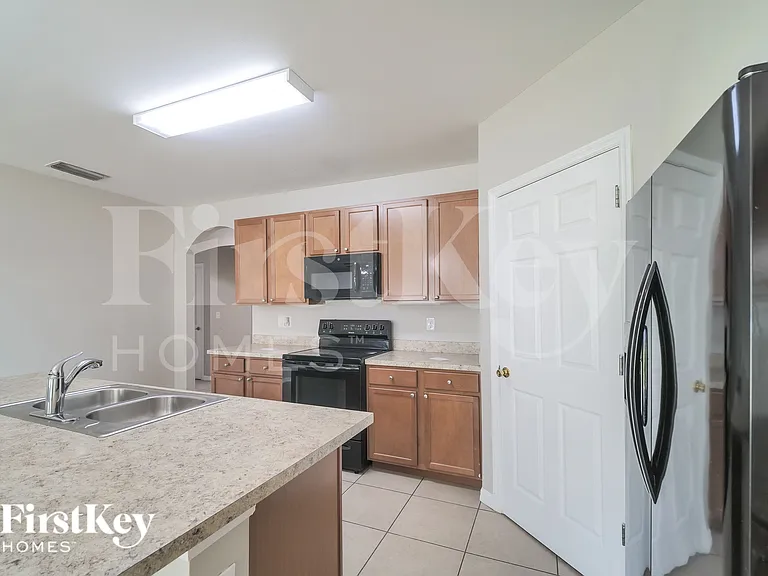 620 SE 1st Pl — Photo 8