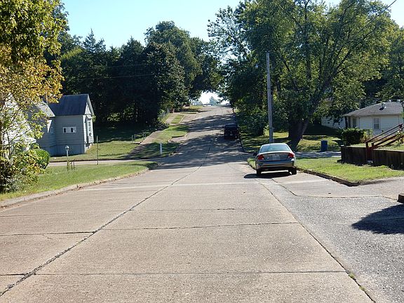 5th image of 731 Cedar St