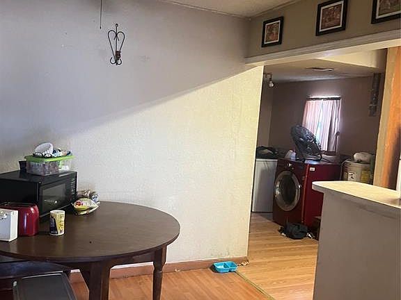2nd image of 310 W Louisiana Ave