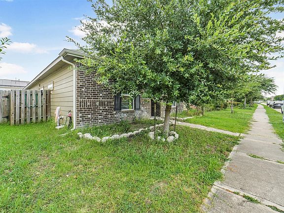 3rd image of 7402 Granite Terrace Ln