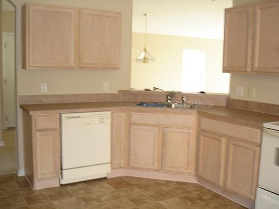 2nd image of 601 Grand Canal Dr