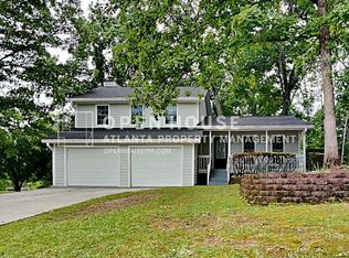 3392 Cottonwood Ln, Snellville, GA 30078