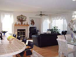 5th image of 409 Laurel Pl