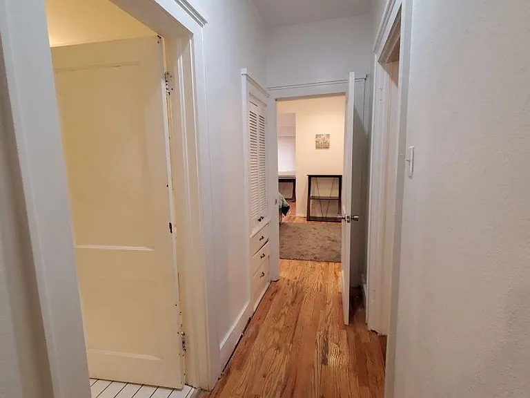 911 Fruit Ave NW — Photo 16