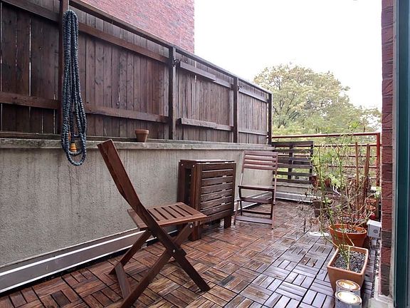3rd image of 172 Scholes St APT 4A