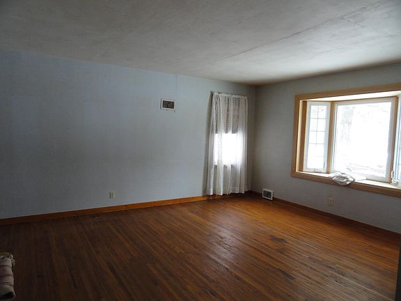 3rd image of 61 E Washington Ave