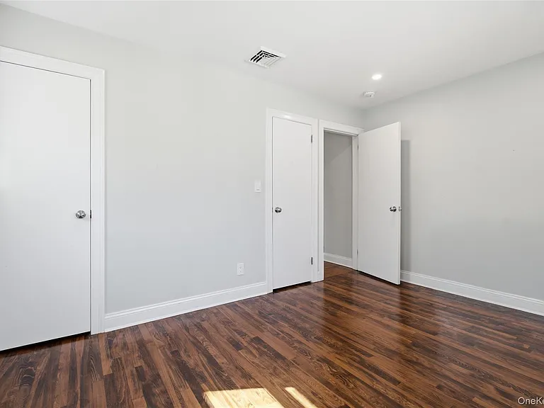 1641 Falmouth Ave — Photo 12