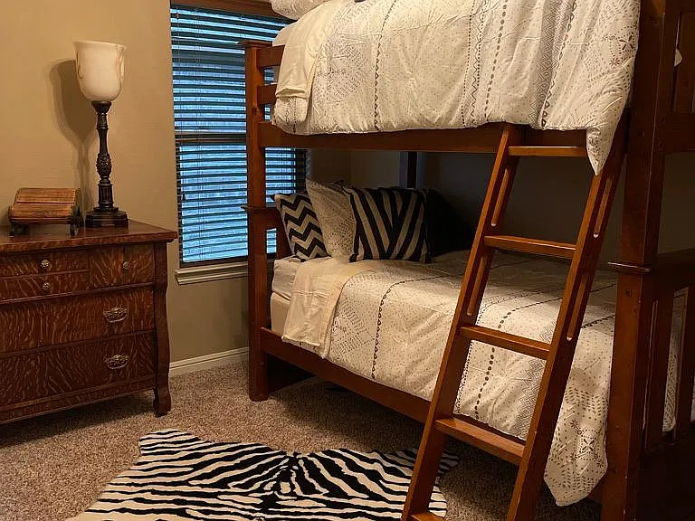 1407 Lauren Ln — Photo 14