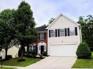 1033 Chalk Hill Ln, Charlotte, NC 28214