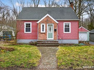 35 Barrett St, Hamden, CT 06517