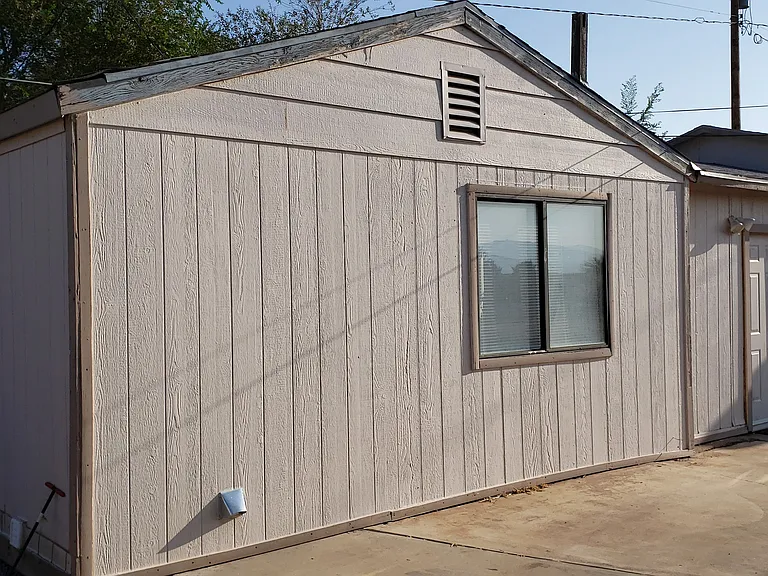 2105 E Packard Ave #B — Photo 2