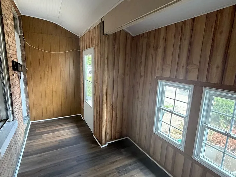 835 Linden Ave — Photo 4