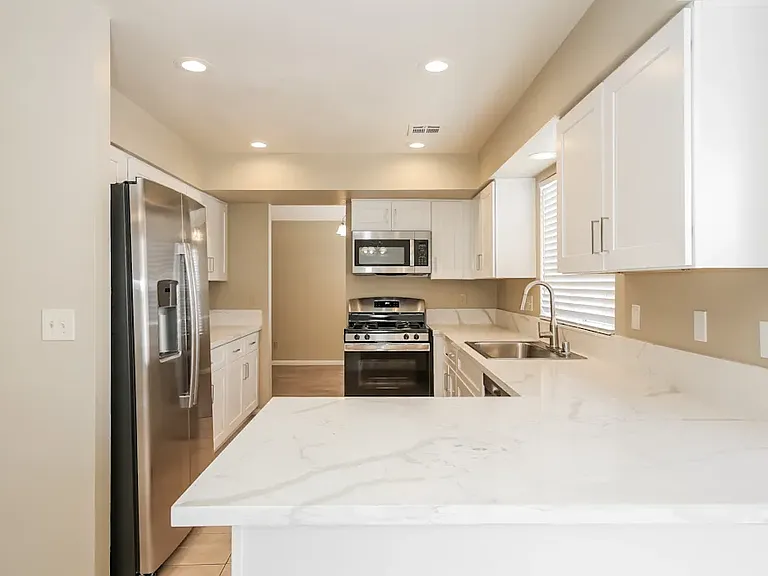 7313 Ribbon Ridge Ave — Photo 2