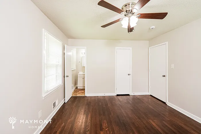 2405 Reed Rd NE — Photo 7