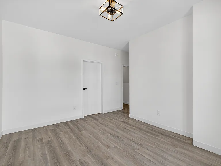 11 Merkel Manza Blvd — Photo 91