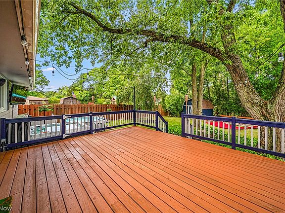4th image of 20498 Carlyle Dr