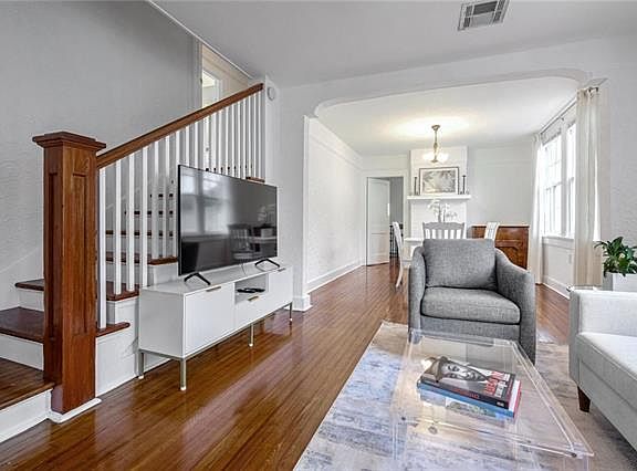 3rd image of 5516 Laurel St