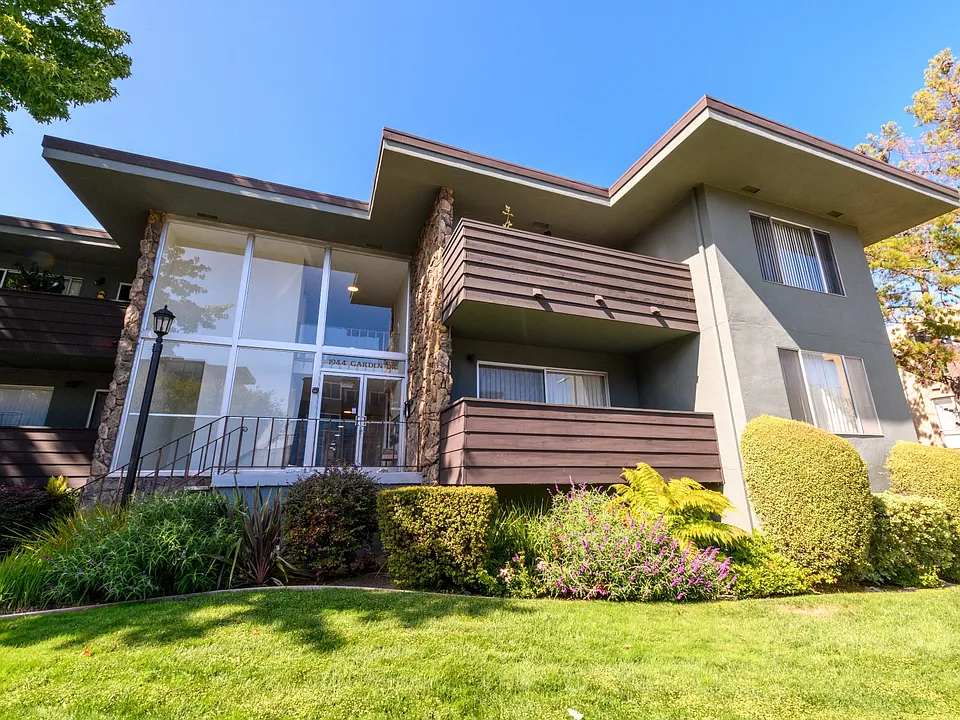 1944 Garden Drive