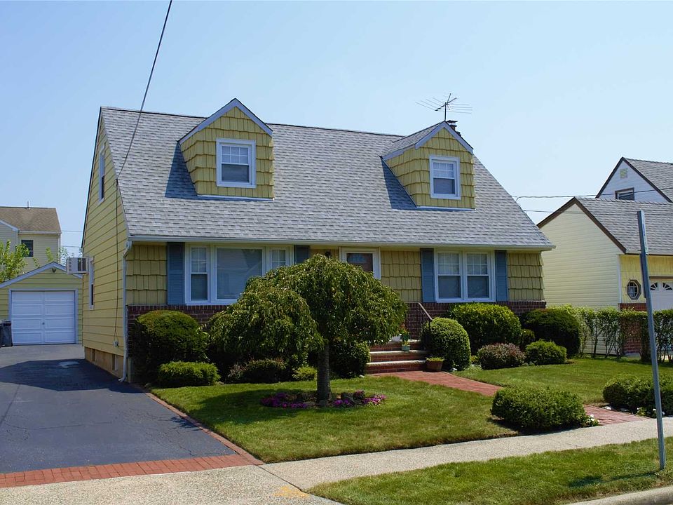 1st image of 321 Hunnewell Ave