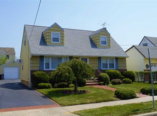 321 Hunnewell Ave, Elmont, NY 11003
