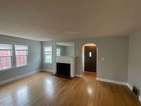 4th image of 1249 E University St