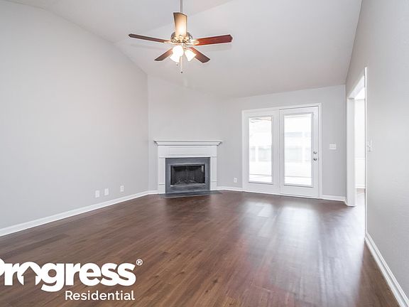 3rd image of 818 Maricopa Dr
