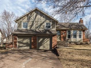 1964 E Sleepy Hollow Dr, Olathe, KS 66062