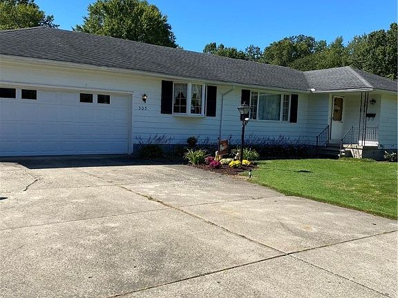 2nd image of 303 Fern St