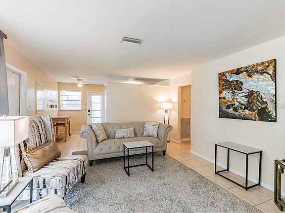 3rd image of 4433 W Fairview Hts