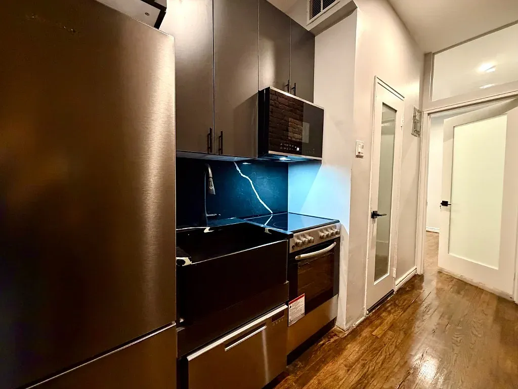 57 Thompson Street — Photo 4