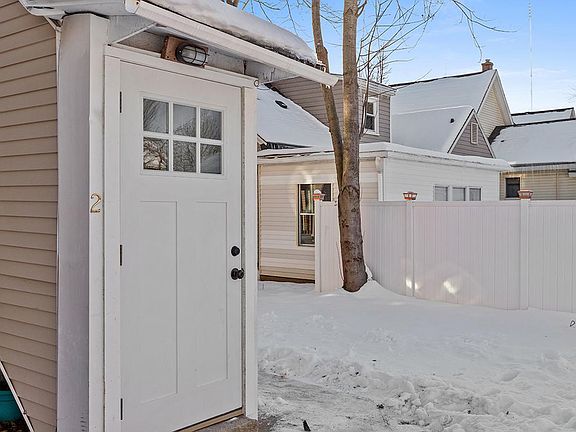 3rd image of 237 Ives Ave SW #2
