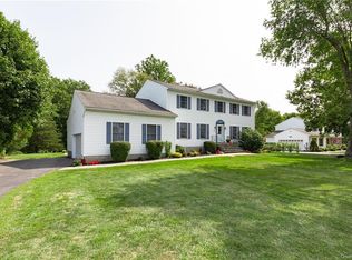 71 Saddle Ridge Dr, Hopewell Junction, NY 12533