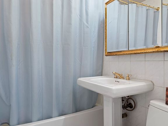 4th image of 10 W 66th St APT 3C