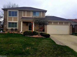 26401 Birchcrest Dr, Chesterfield, MI
