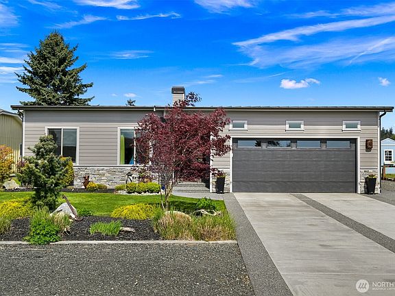 4th image of 8248 Cowichan Road