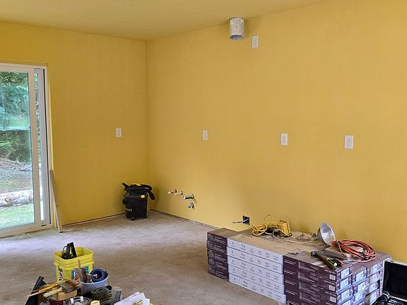 5th image of 151 E McLane Dr