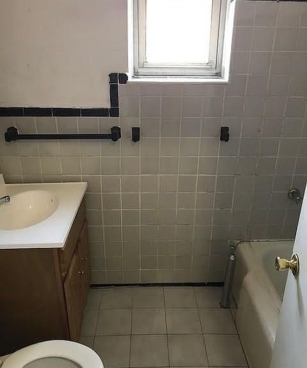 1st image of 367 Avenue S #2G