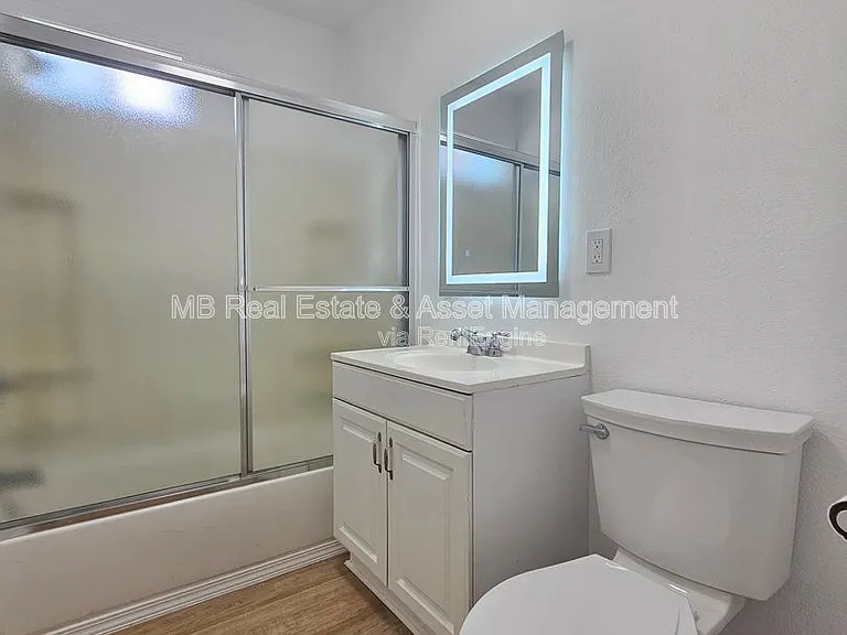 4754 W 163rd St — Photo 8