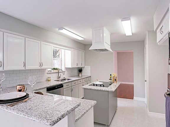 2nd image of 5619 Moss Glenn Ln