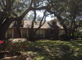 1552 Oak Shore Dr, Gulf Breeze, FL 32563