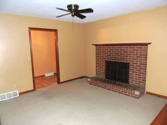 4th image of 1809 E Forestview Dr